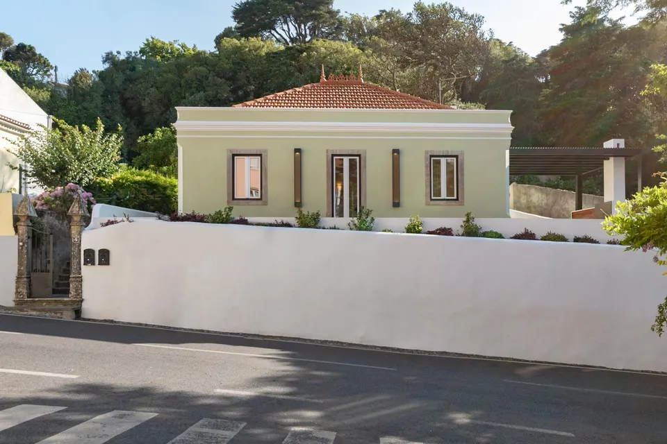 Exterior do Chalé da Calçada, em Sintra